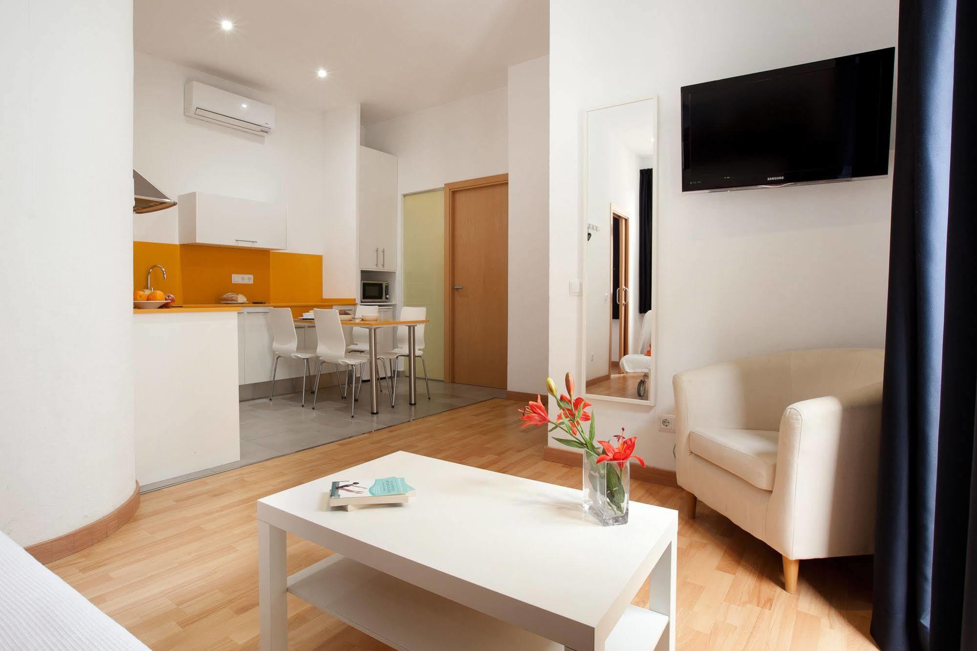 Castro Exclusive Residences Gracia Барселона Екстериор снимка