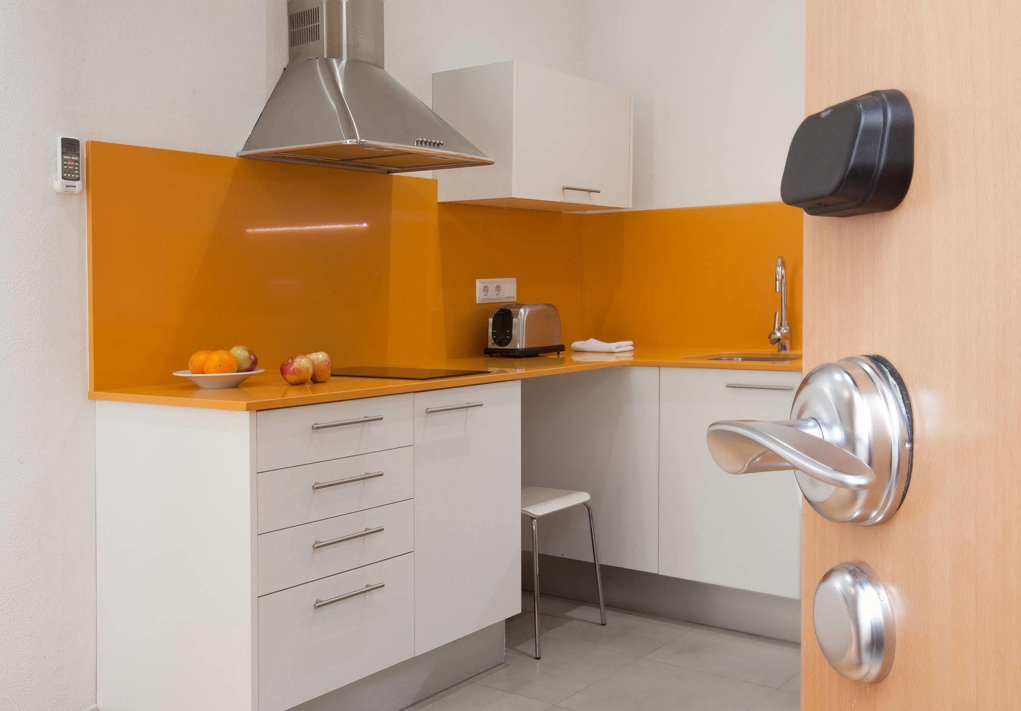 Castro Exclusive Residences Gracia Барселона Екстериор снимка